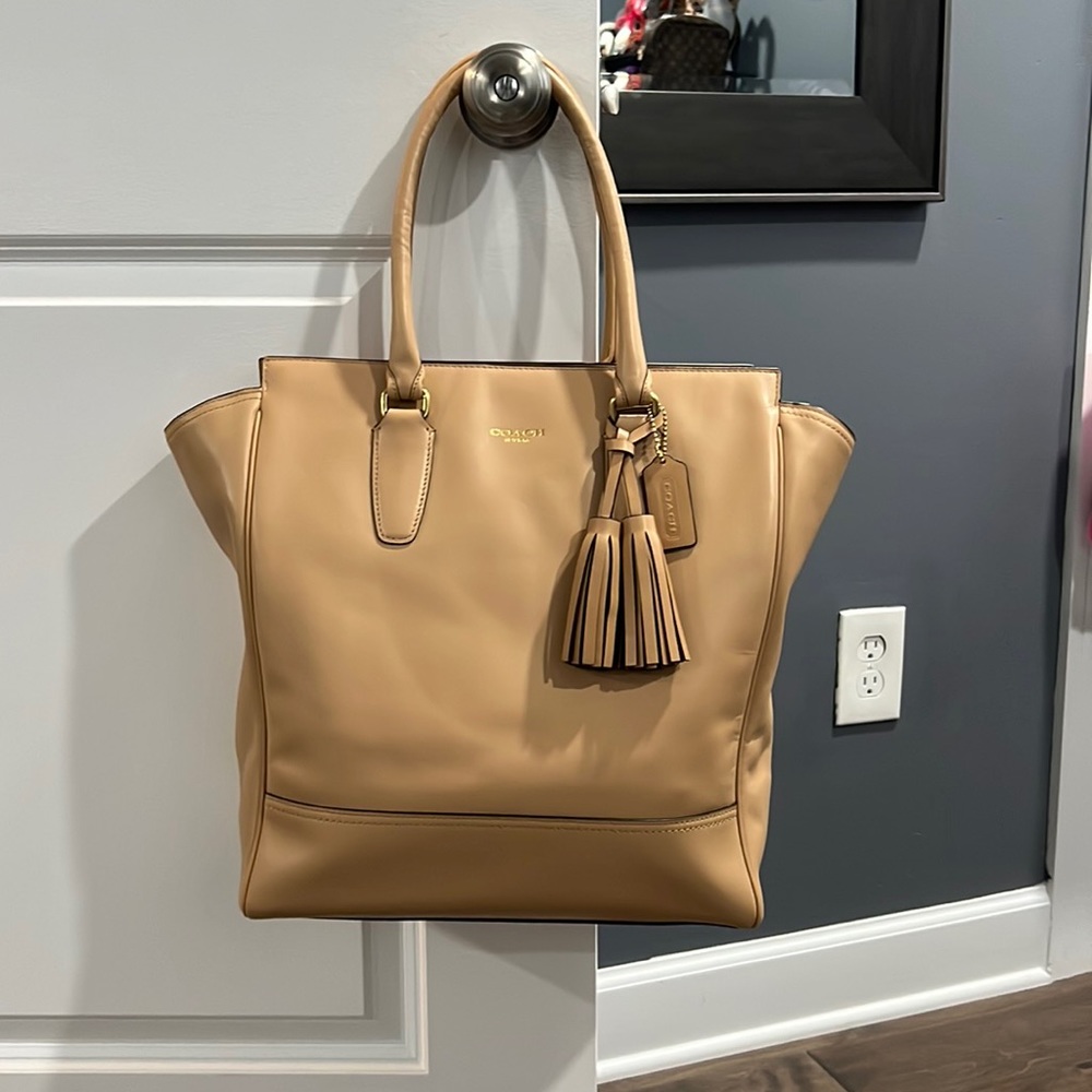 Brand new with tags- stunning Coach bag